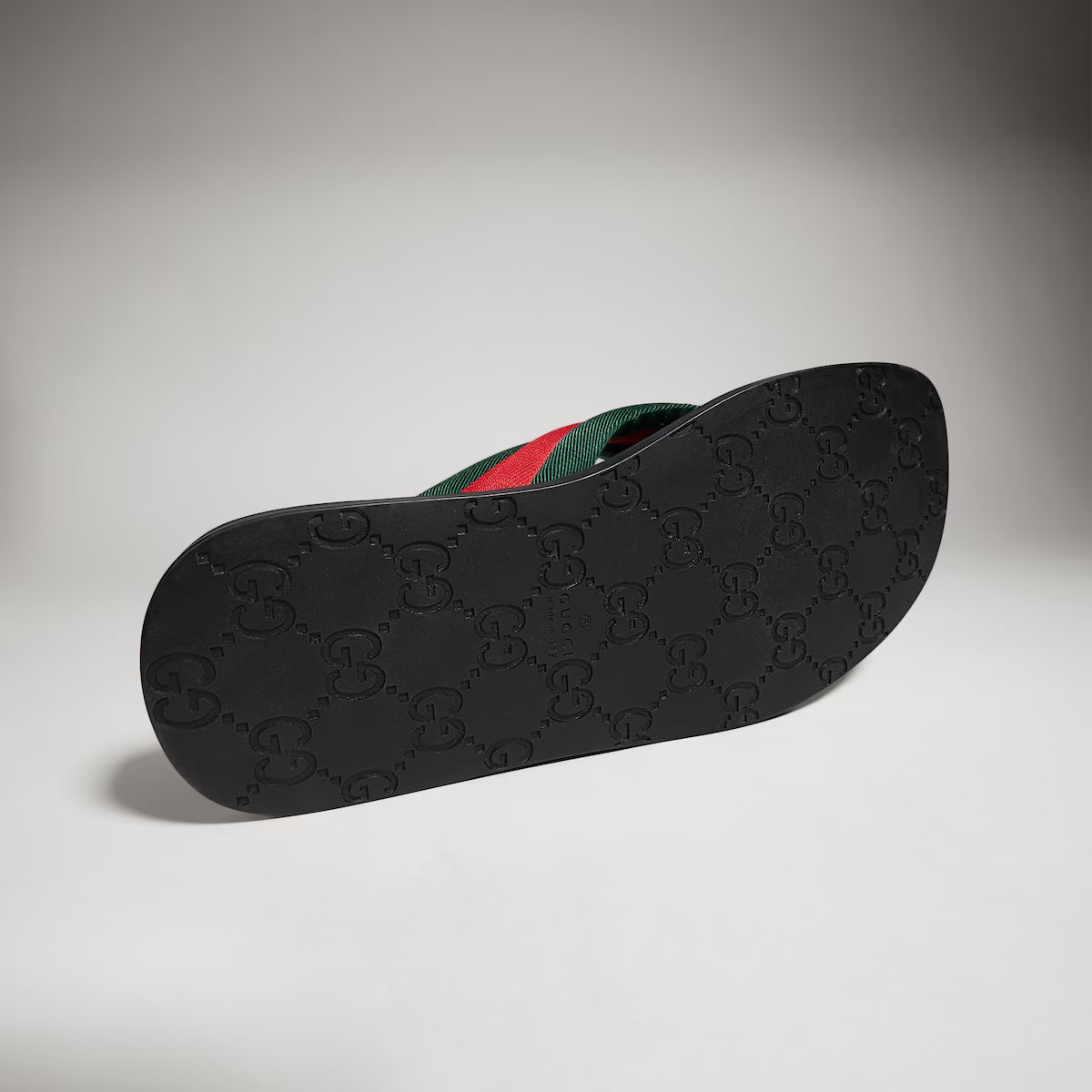 GUCCI Men's thong sandal with Interlocking G