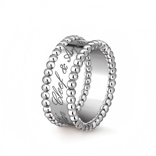 VCA Perlée signature ring